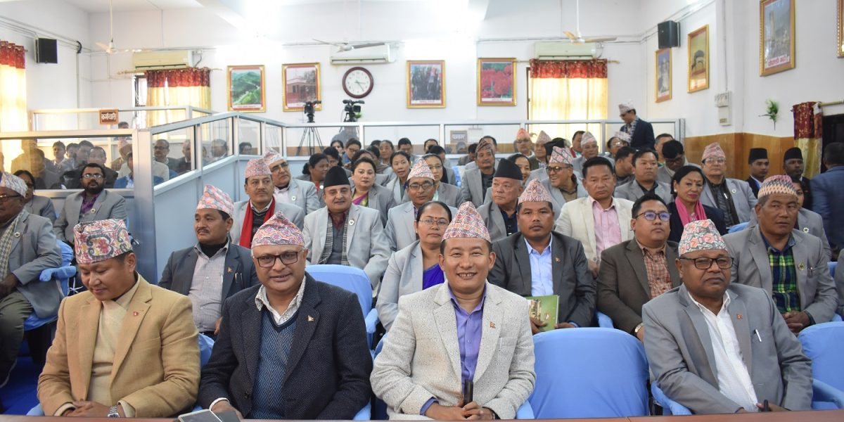 बैठकमा कुन सांसदले के भने ?