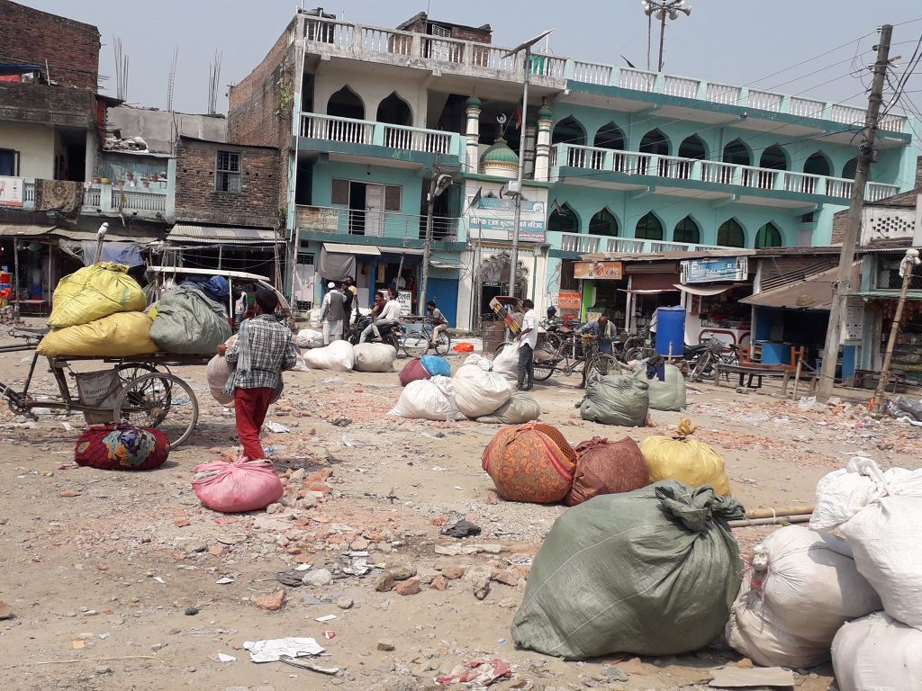 कोरोनाको त्रास : साप्ताहिक हाटबजार बन्द