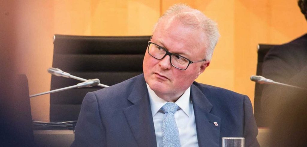 जर्मनीका अर्थमन्त्रीद्वारा आत्महत्या