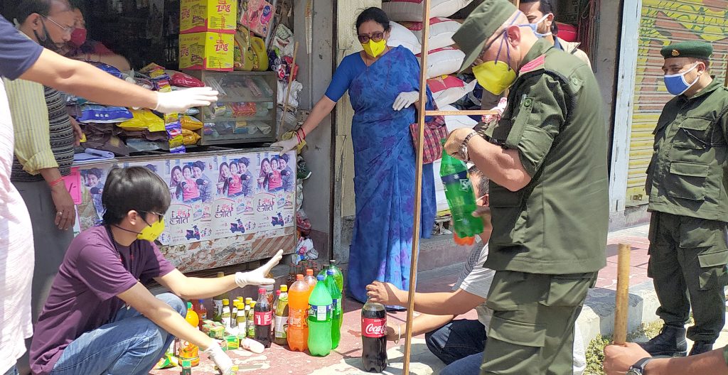 लकडाउनको बेला अखाद्य बस्तु बेचबिखन