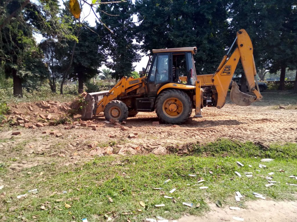 ठेकेदारले काम नगरेपछि अलपत्र बन्यो अस्पताल भवन