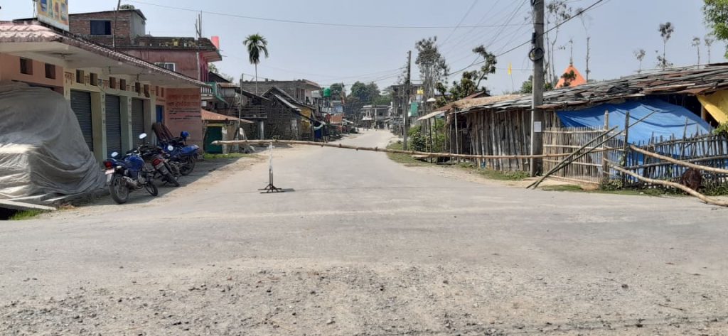 पाथीभरा केबलकार निर्माण क्षेत्रका रुख काटेको विरोधमा  मेची राजमार्ग र तमोर करिडोर यातायात बन्द