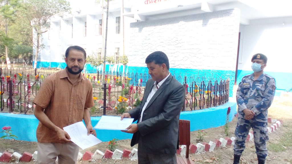उपचार केन्द्रलाई गैससको सहयोग