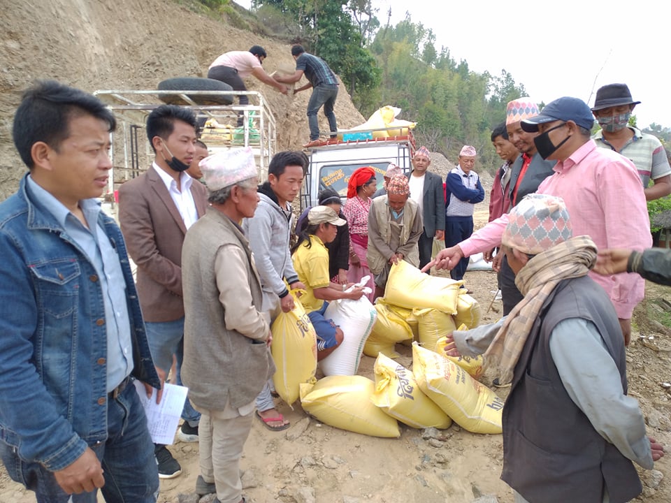 व्यक्तिगत रुपमा राहत वितरण