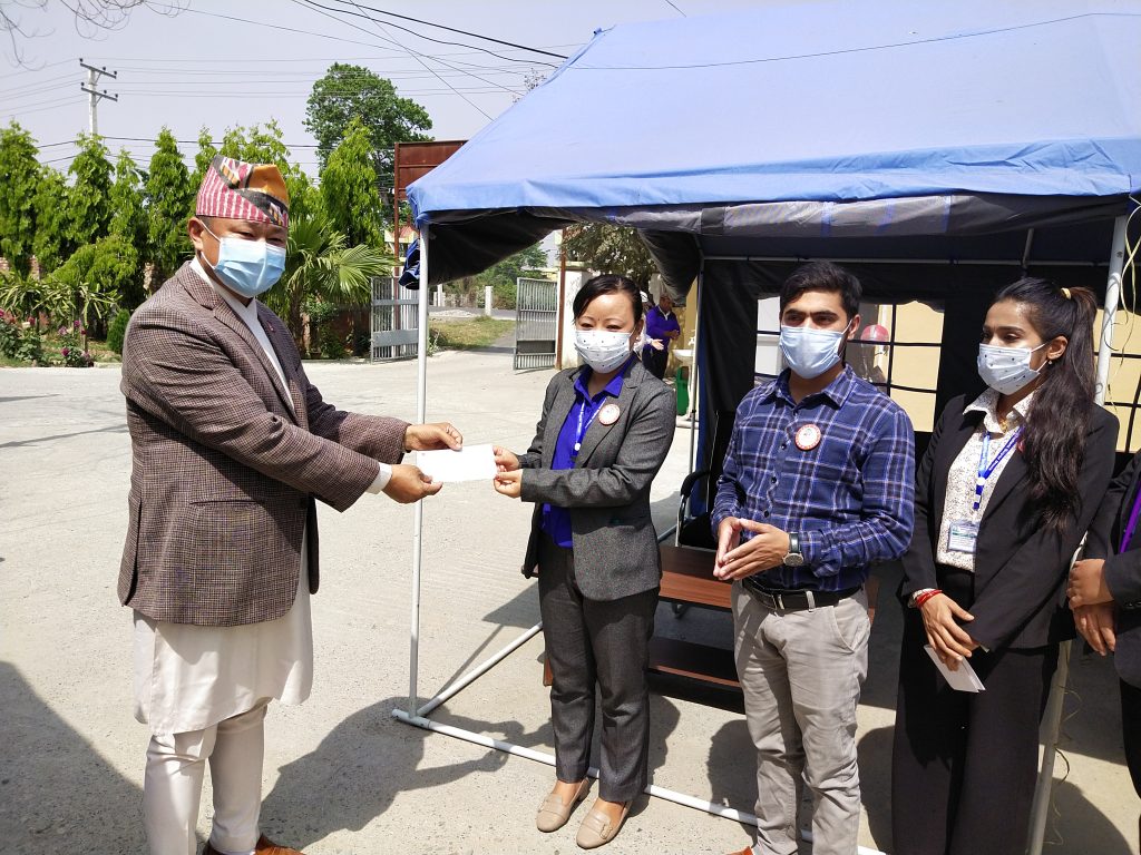 भाटभटेनीद्वारा २५ लाख राहत हस्तान्तरण