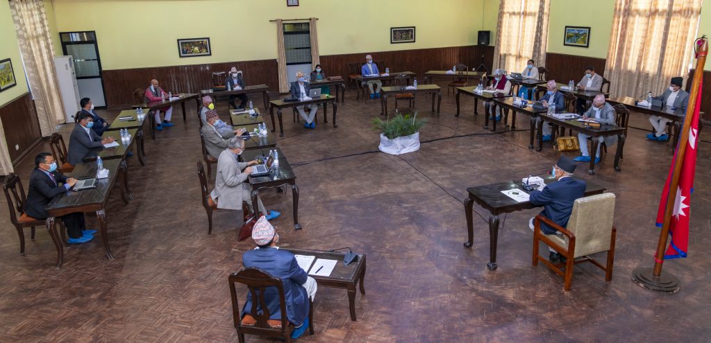 तीन चरणमा लकडाउन खुल्दै, के–के खुल्यो ?