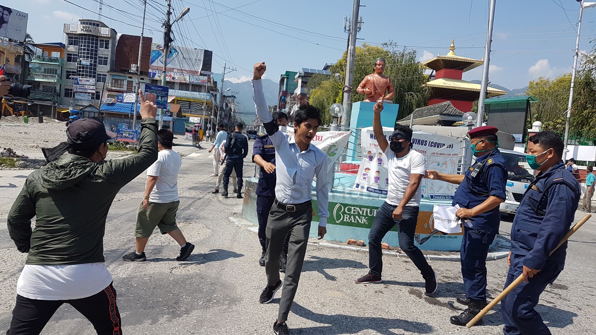 भारत विरुद्धको प्रदर्शनमा प्रहरीको हस्तक्षेप