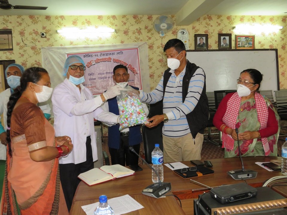 उदयपुरमा होमियोपेथिक औषधि हस्तान्तरण