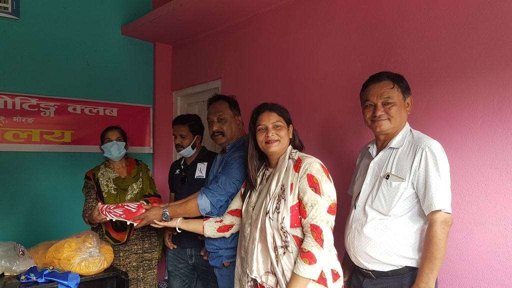 खेलकुद सामग्री हस्तान्तरण