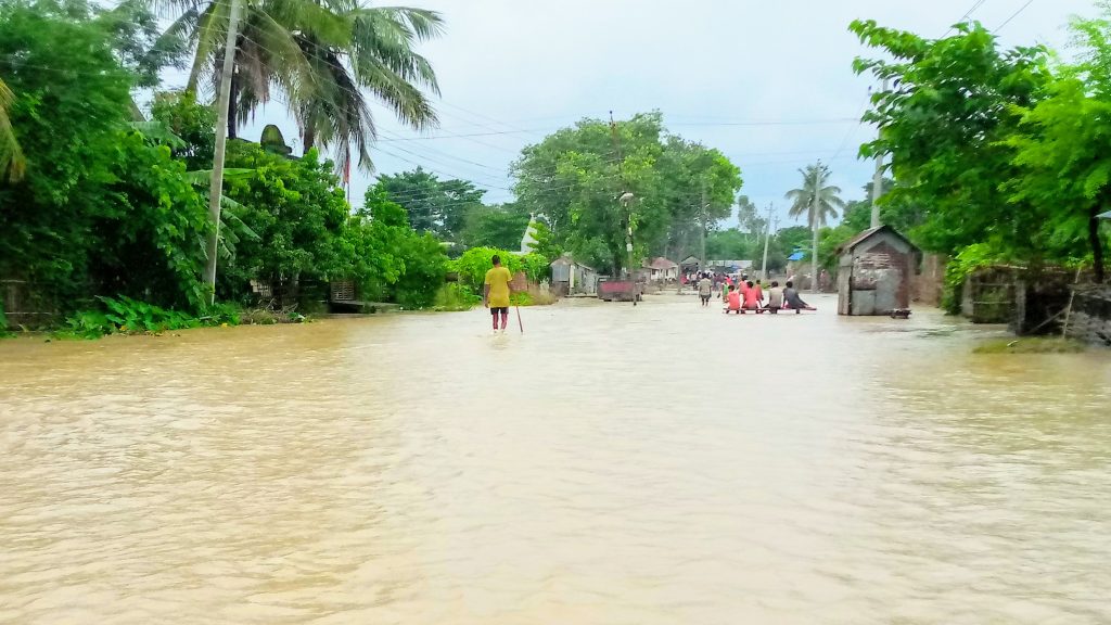 बाढीका कारण ५ हजार बढी घर जोखिममा, ७० प्रतिशत घर डुबानमा (फोटो फिचर)