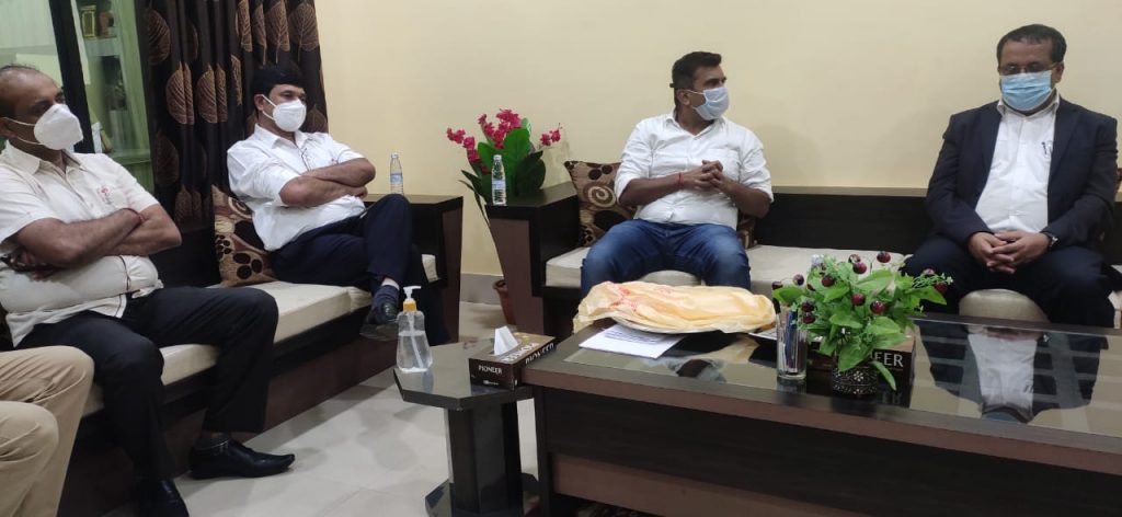 व्यापार संघमा प्रजिअ र सहायक प्रजिअको स्वागत