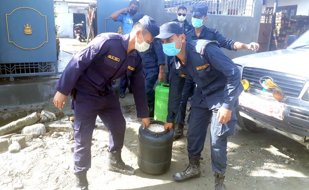 दुई बर्षमा २५ हजार लिटर अवैध मदिरा बरामद