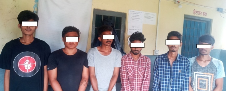 लागुऔषधसहित आठ जना पक्राउ