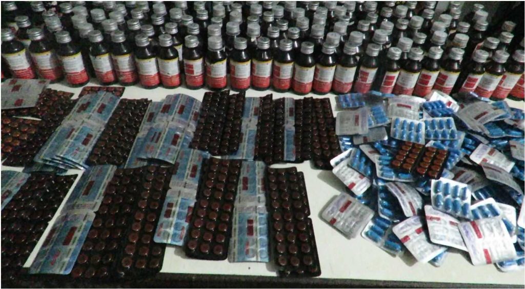 लागुऔषधसहित तीन जना पक्राउ