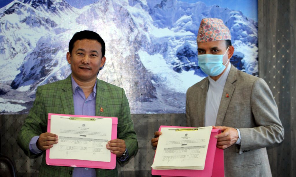 आर्थिक मामिलामन्त्रीसँग सचिवको कार्यसम्पादन सम्झौता