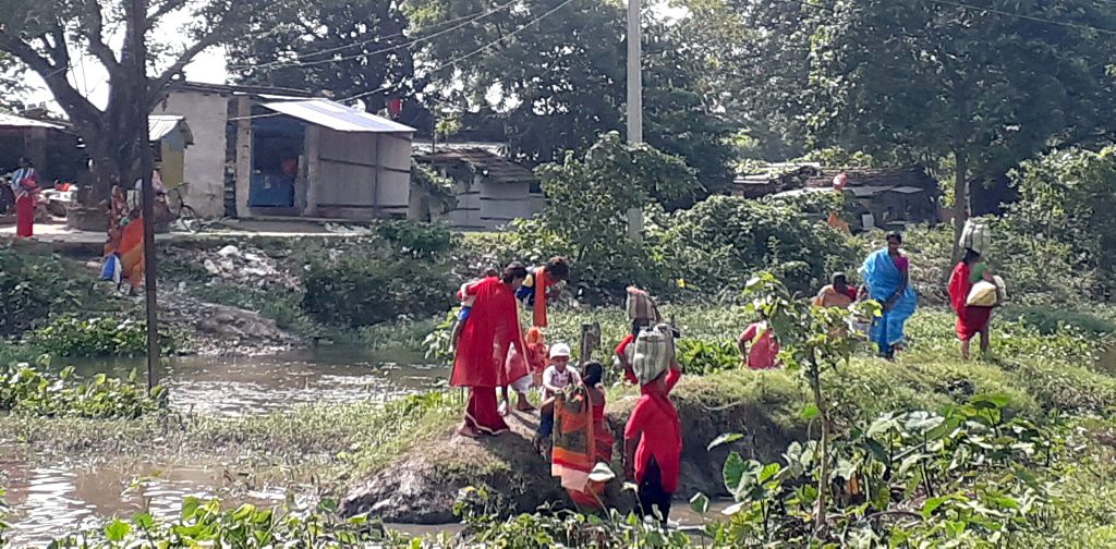 सिल गरिएको सीमाबाट खुलेआम ओसारपसार