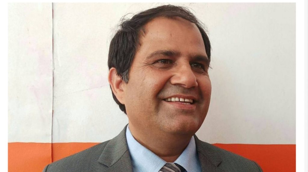 कोरोना संक्रमित कलाकार गजुरेलको आइसियुमा उपचार हुँदै