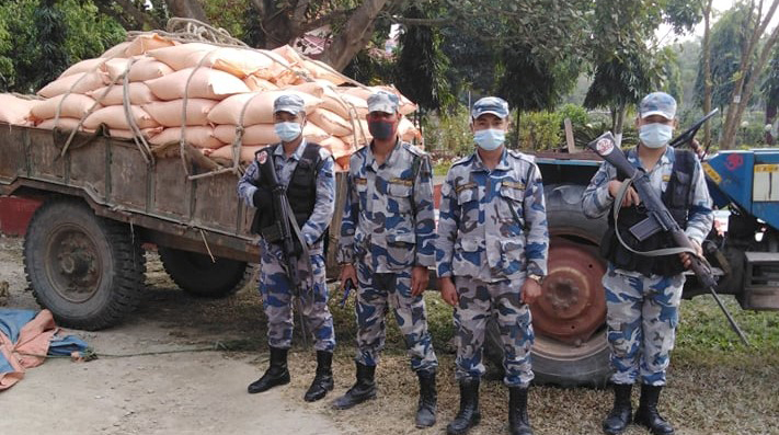 ट्याक्टरमै लोड गरेर हरियो मटर तस्करी