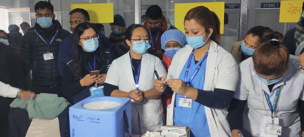 आउँदो साताबाट प्रदेश १ का ५० वर्ष माथिकालाई कोरोनाविरुद्धको खोप लगाइने