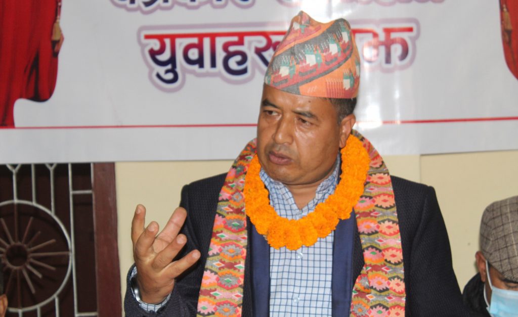 एमाले नेता  बस्नेतविरुद्ध प्रहरीमा उजुरी