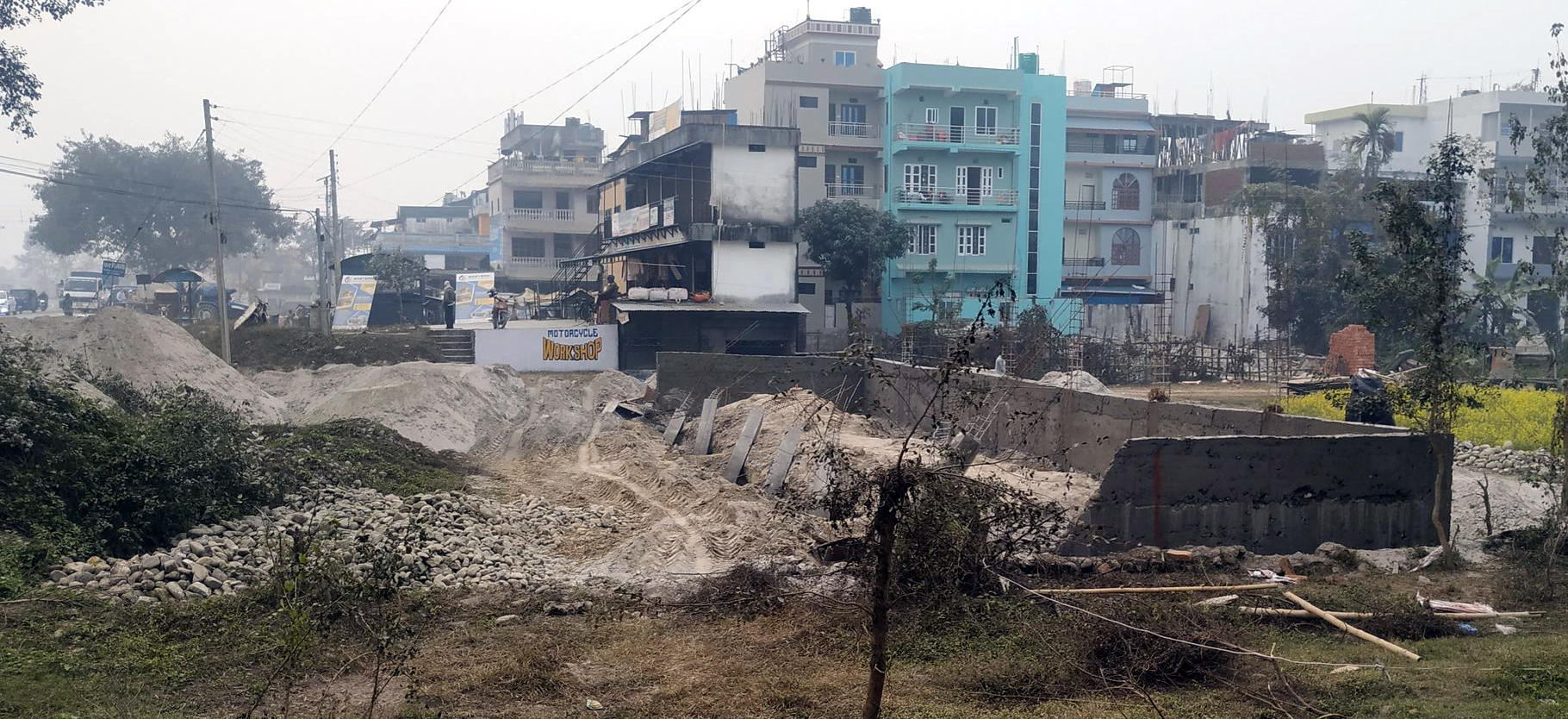 उर्लाबारीमा सडक अतिक्रमण हटाइदैं