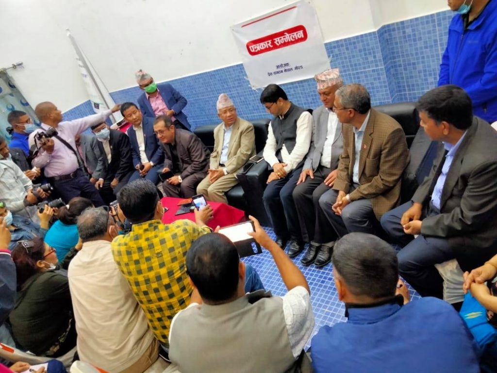 माधव नेपालको अडानः प्रतिगामीसँग सहकार्य हुँदैन