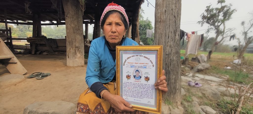 पति गुमाएकी धनकुमारीको प्रश्न