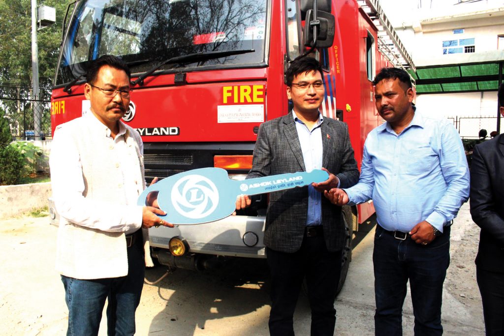 उर्लाबारीमा दमकल भित्रियो