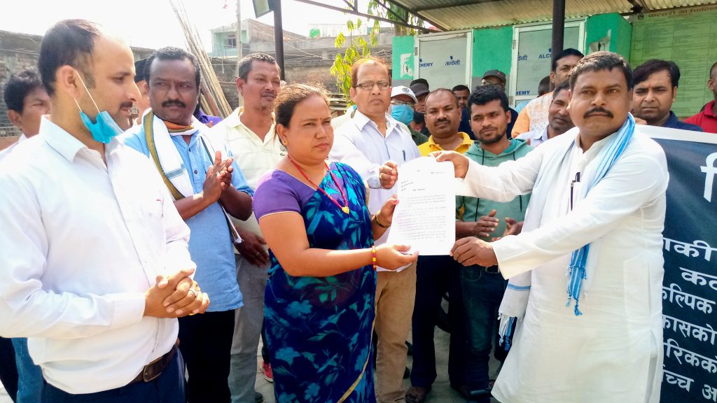 मापदण्डभन्दा सानो सडक बनाउन माग