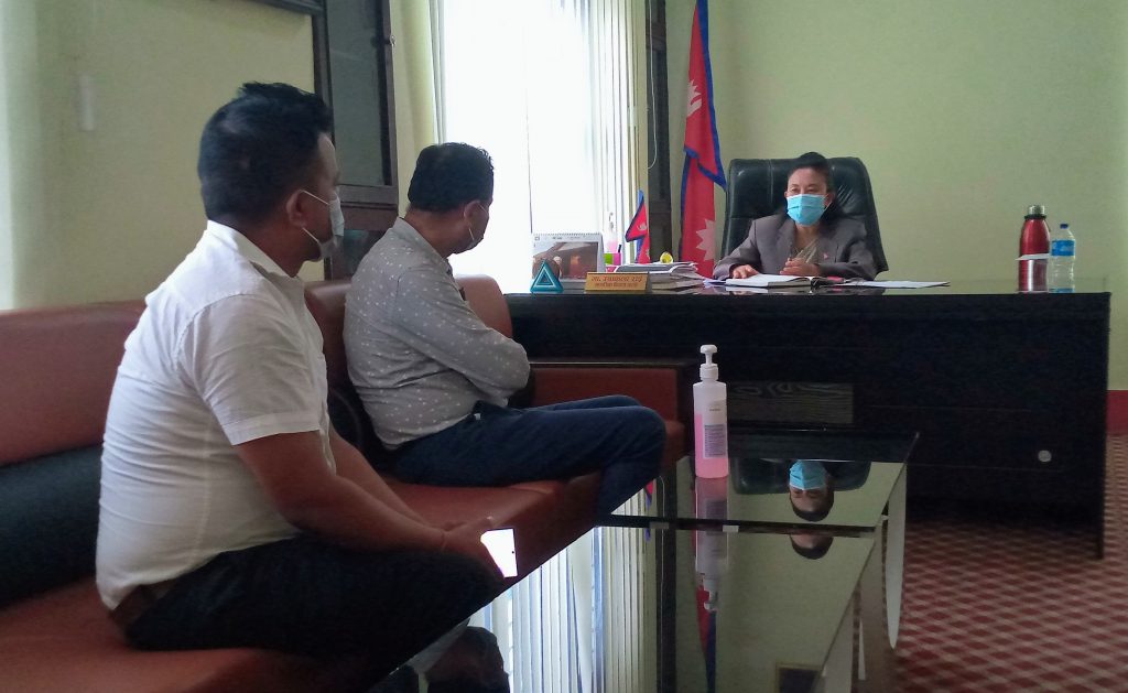 फ्रन्टलाईनर व्यापारी/व्यवसायीलाई कोरोनाविरुद्धको खोप उपलब्ध गराउन माग