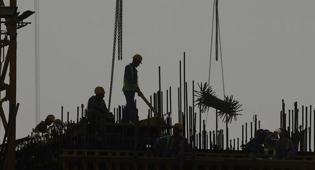 असुरक्षाको मारमा निर्माण मजदुर