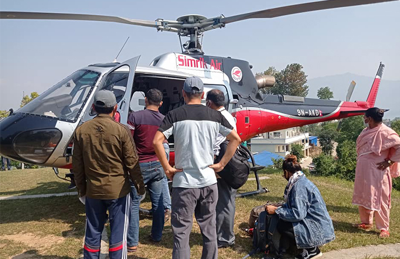 संक्रमितलाई हेलिकप्टरबाट काठमाडौं लगियो