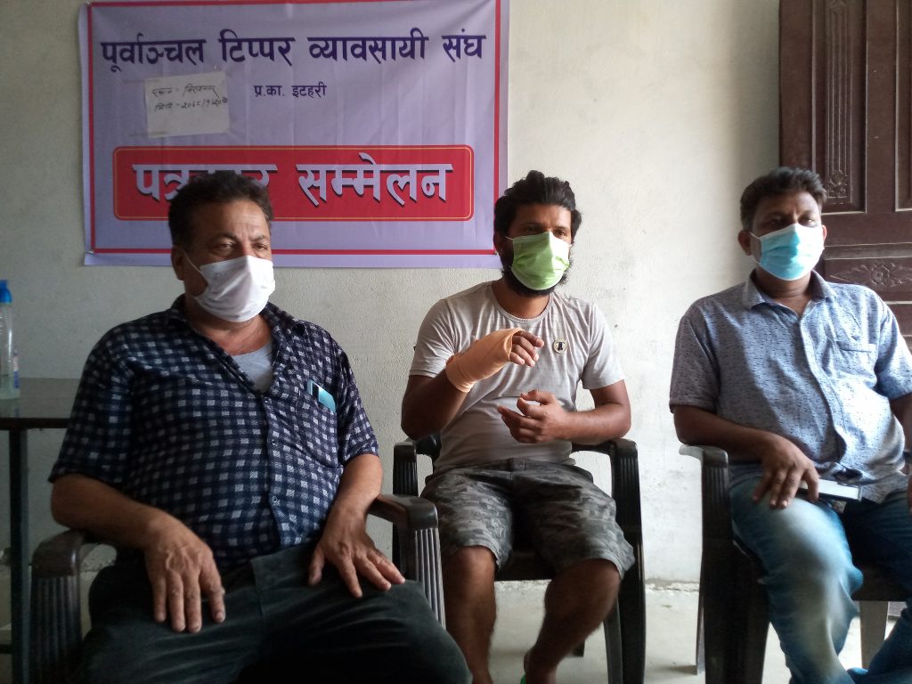 प्रहरीको कुटाईबाट टिपर चालक घाइते