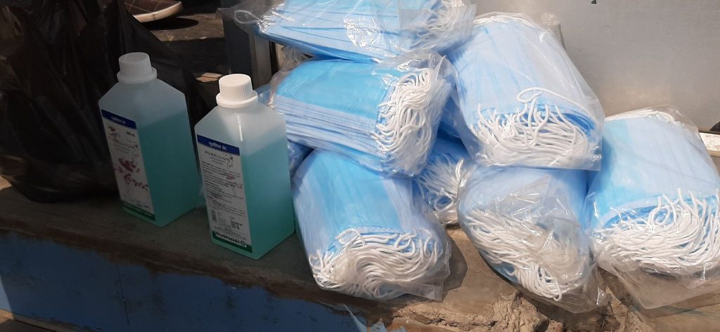 विराटनगरमा नक्कली सेनिटाइजर र मास्क जफत