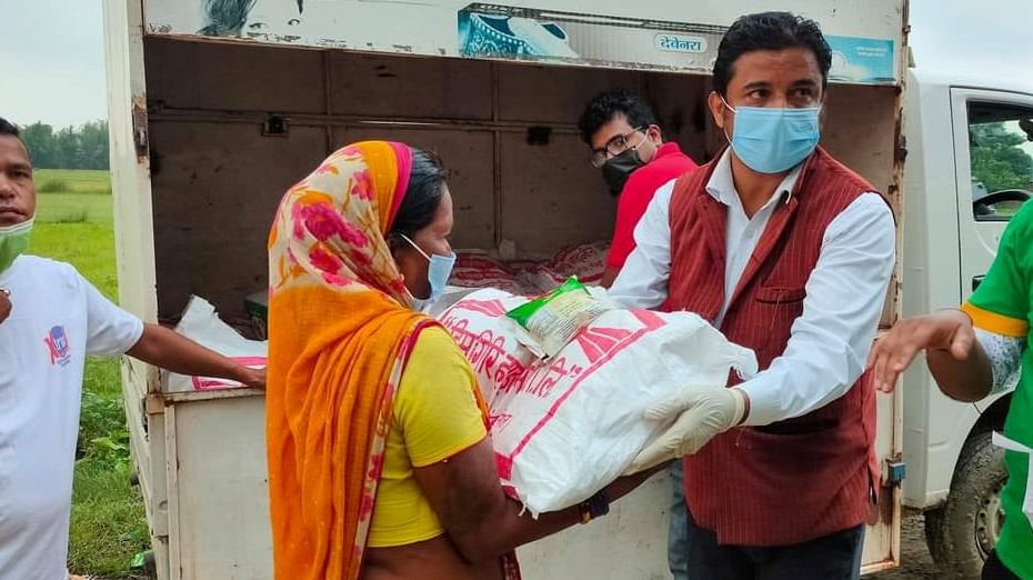 मानव सहयोगी हातद्धारा ६७ घरपरिवारलाई खाद्यान्न वितरण