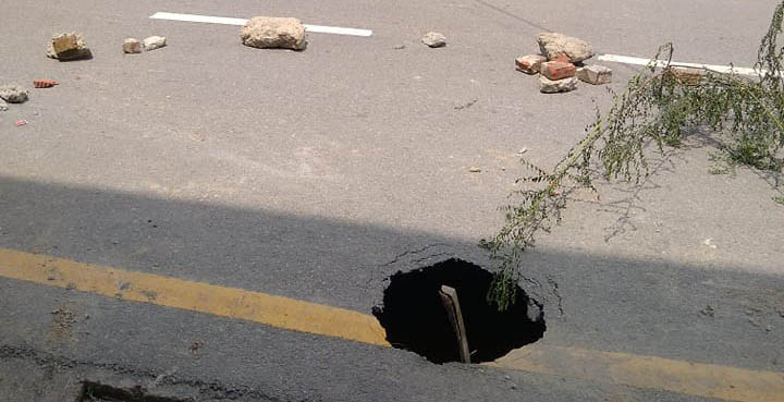 पिच सडकमा ‘मान्छे छिर्ने भ्वाङ’