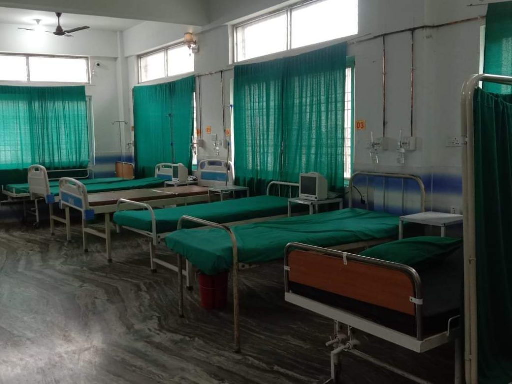 इनरुवा अस्पताललाई स्वास्थ्य उपकरण सहयोग