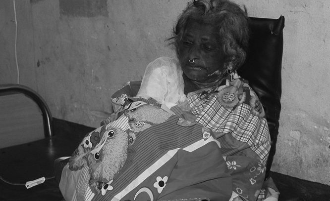 आगलागीमा बृद्धाको मृत्यु, छोराहरु अस्पतालमा