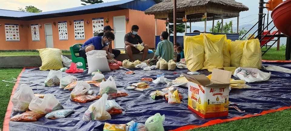 ‘हुनेले दिनुहोस्, नहुनेले लिनुहोस्’