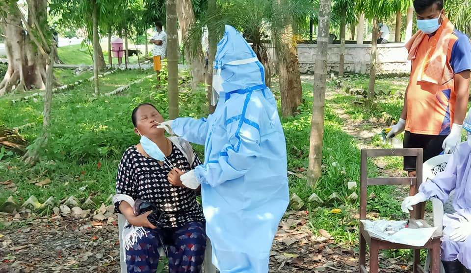 इटहरीको गाउँटोलमै कोरोना परीक्षण