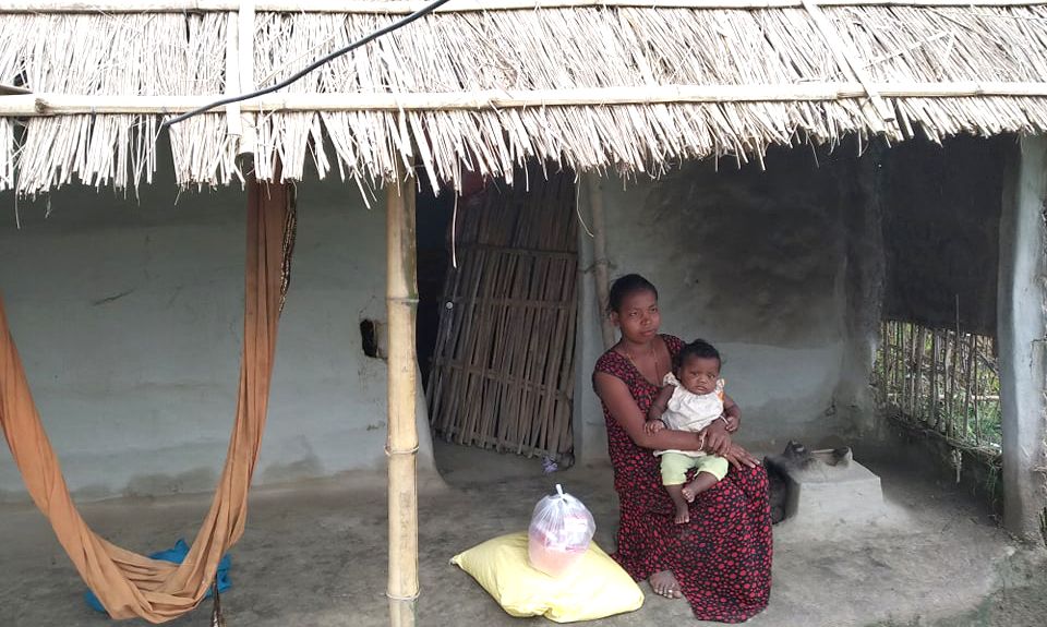 सुत्केरीलाई पोषणयुक्त सामाग्री वितरण