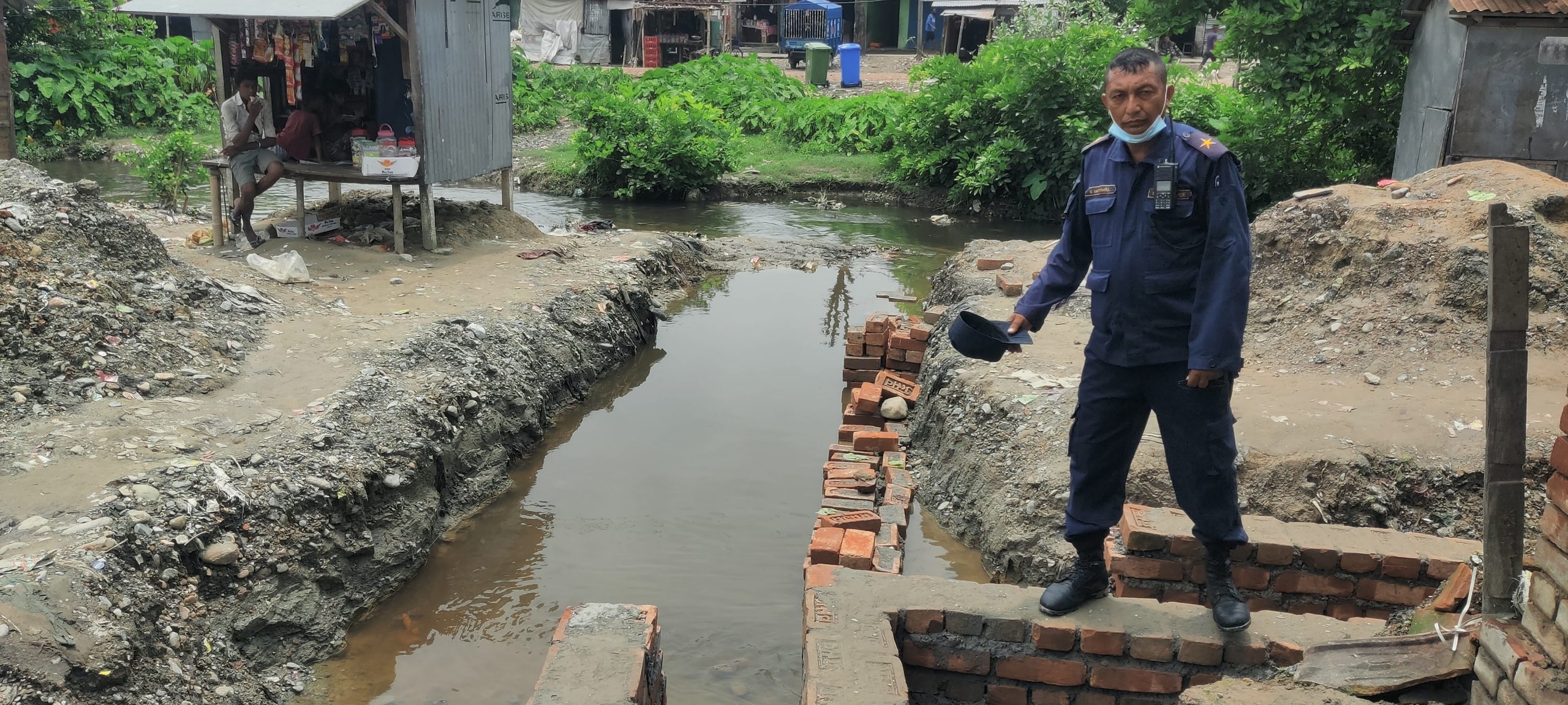 भारतीय एसएसबीको दादागिरी : नेपाली भूमिमा नाला निर्माणमा अवरोध