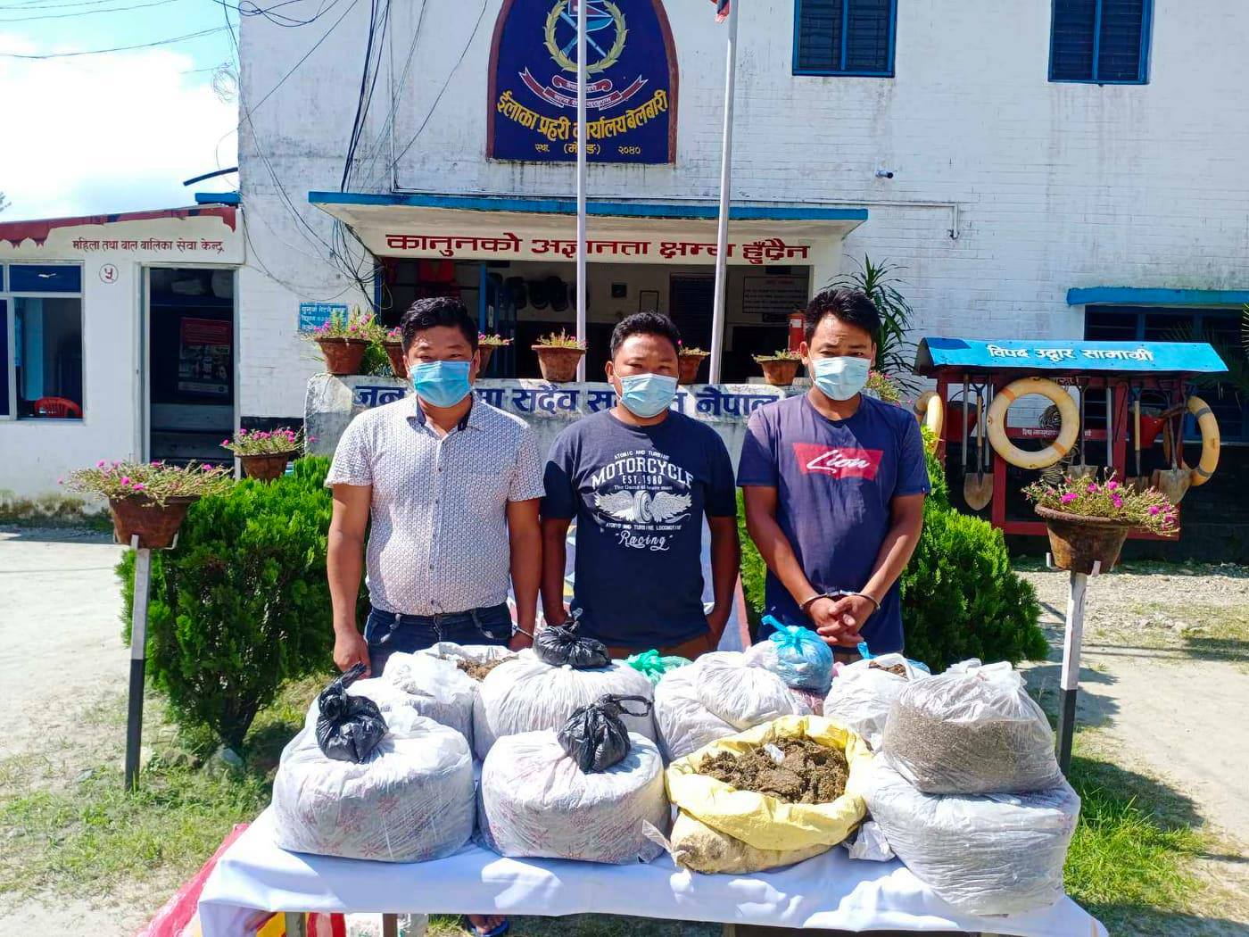 होटलमा लागूऔषधको कारोबार, दाजुभाइसहित तीन पक्राउ