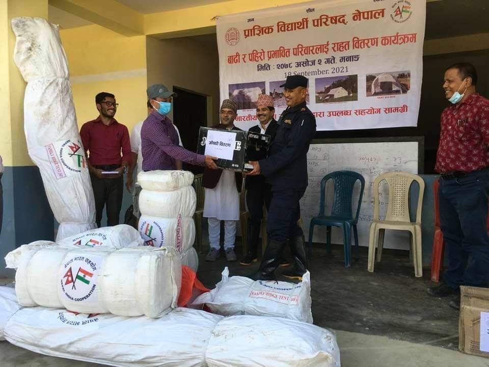 बाढीले क्षति पुर्याएको विद्यालयलाई विद्यार्थी परिषद्को सहयोग