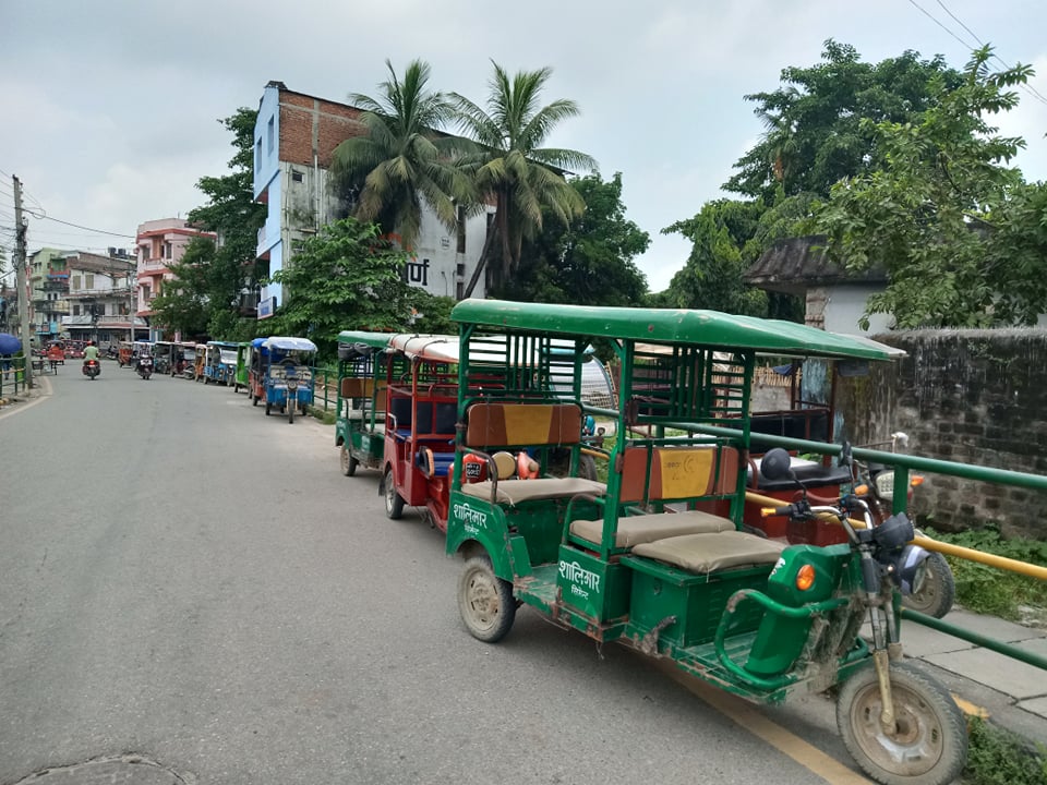 विराटनगरमा दर्ता नभएका सिटी रिक्सा महानगर प्रवेशमा निषेध, मजदुर आन्दोलित