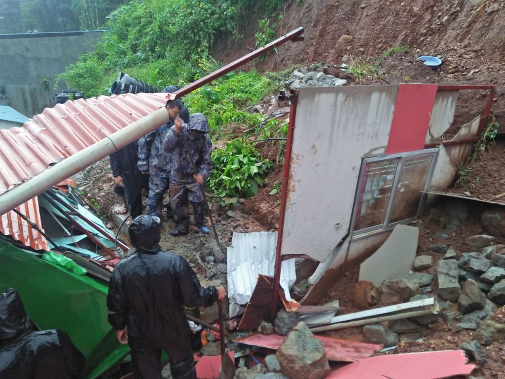 पहिरोले घर पुरिदा दुई जना बच्चाको मृत्यु