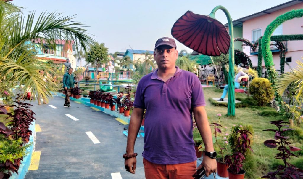 शहरको लाखभन्दा गाउँको काख प्यारो