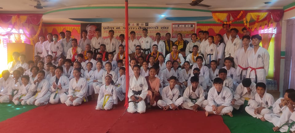 तेक्वाण्डो खेलाडीलाई ग्रेडिङ