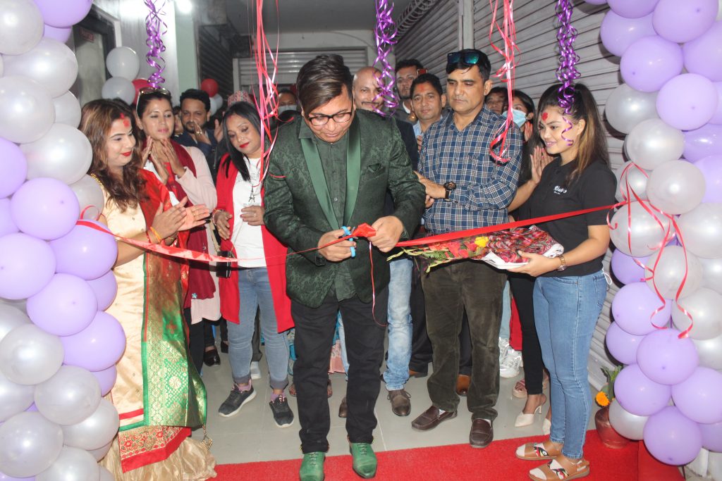 विराटनगरमा ३० लाख लगानीमा ‘केश युनिसेक्स सैलुन’ सञ्चालन
