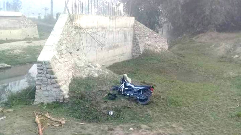ठेक्का लागेको ७ वर्षमा पनि बनेन गेउरिया खोलाको पुल, ठेकेदारलाई कारबाहीको माग
